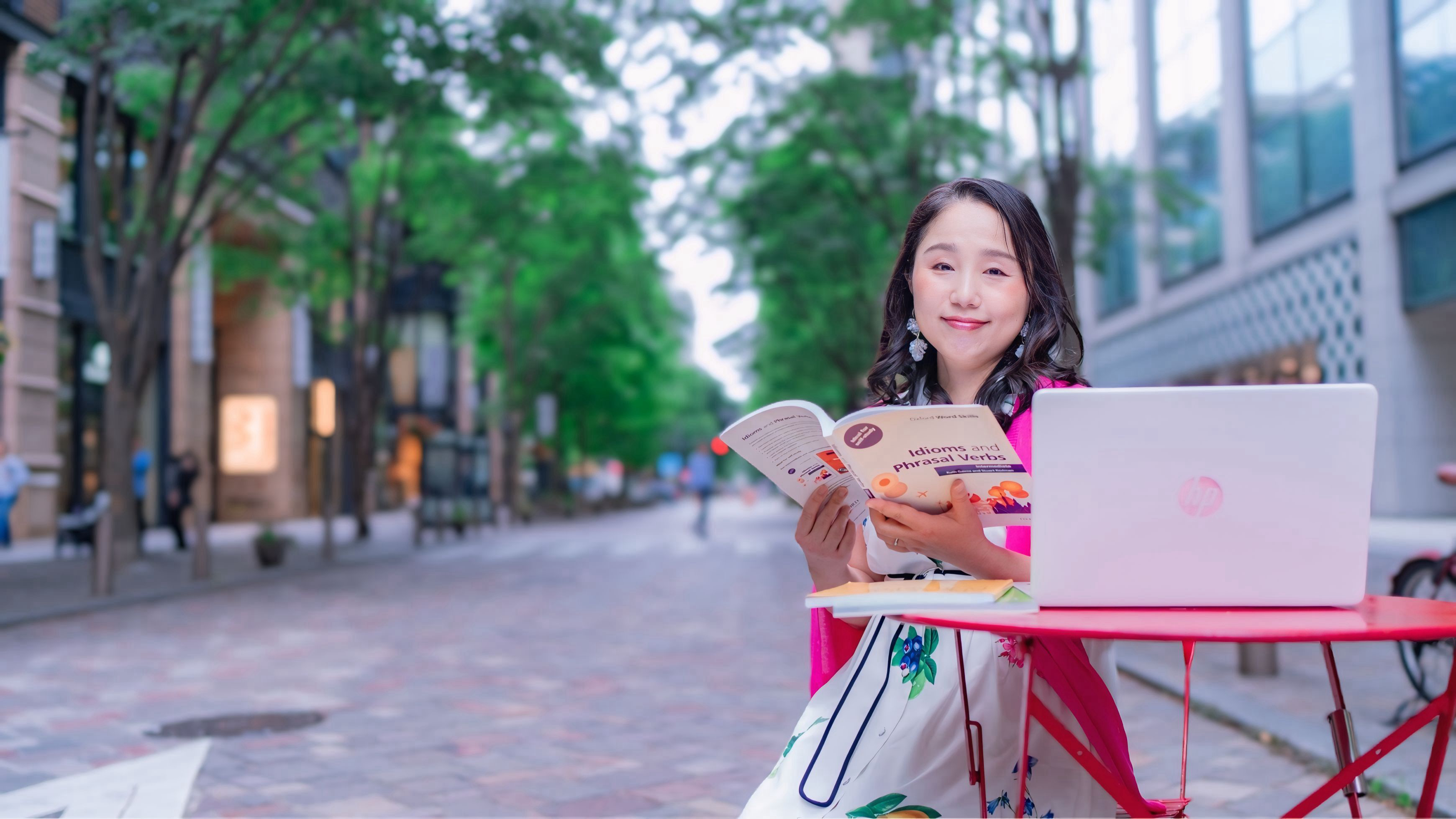 英語コーチ 朝井ともか